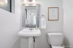 22013 SE 33rd St, Sammamish, WA 98075 - Photo 7