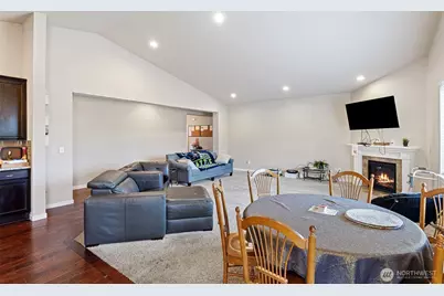 8113 214th Avenue E, Bonney Lake, WA 98391 - Photo 13