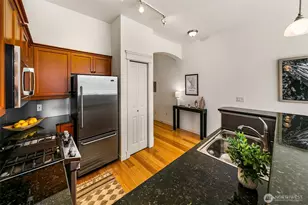 530 4th Ave W, Seattle, WA 98119 - Photo 15