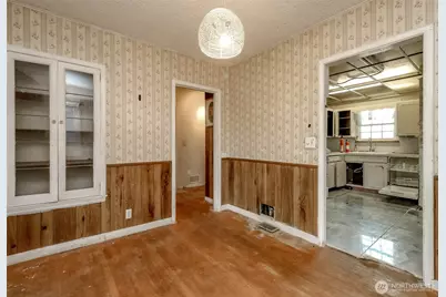 98 Hardie Avenue SW, Renton, WA 98057 - Photo 15