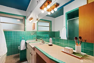 135 NE 135th Street, Seattle, WA 98125 - Photo 17