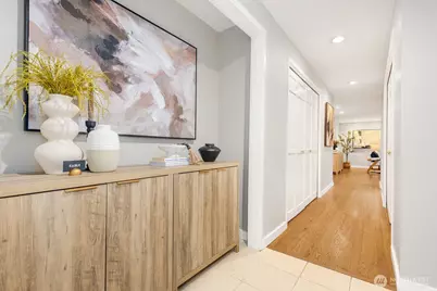 2101 Nob Hill Avenue N #1B, Seattle, WA 98109 - Photo 3