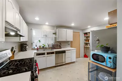 308 Longmire Street NW, Yelm, WA 98597 - Photo 7