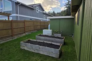 1577 Country Club Dr, Camano Island, WA 98282 - Photo 9