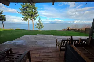 1577 Country Club Dr, Camano Island, WA 98282 - Photo 7