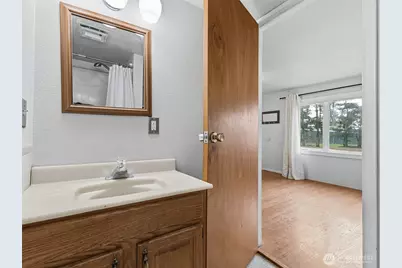 1611 S Ocean Beach Boulevard #8, Long Beach, WA 98631 - Photo 11