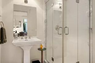 1114 Lakeview Blvd E, Seattle, WA 98102 - Photo 21