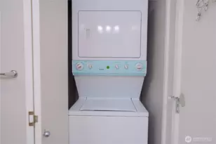 17 W Mercer St, Seattle, WA 98119 - Photo 17