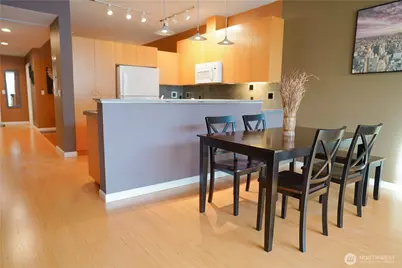 17 W Mercer Street #207, Seattle, WA 98119 - Photo 9