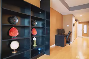 17 W Mercer St, Seattle, WA 98119 - Photo 5