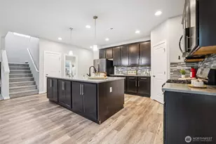 10318 56th Ave NE, Marysville, WA 98270 - Photo 11