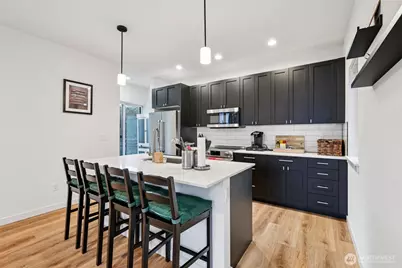 9302 Sturtevant Avenue S, Seattle, WA 98118 - Photo 15