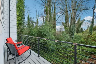 9302 Sturtevant Avenue S, Seattle, WA 98118 - Photo 31