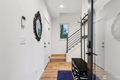 9302 Sturtevant Avenue S, Seattle, WA 98118 - Photo 3