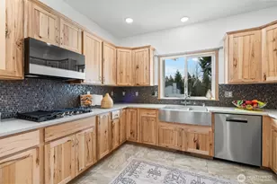 15840 Lawrence Lake Rd SE, Yelm, WA 98597 - Photo 17