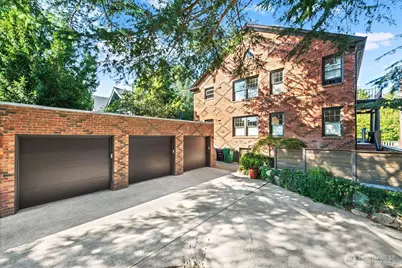 4915 Linden Avenue N #1, Seattle, WA 98103 - Photo 3