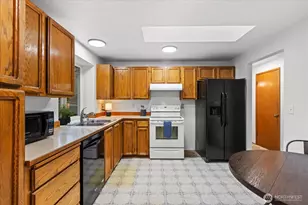 1403 234th Street SW, Bothell, WA 98021 - Photo 9