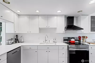 2023 Narrows View Circle NW #B213, Gig Harbor, WA 98335 - Photo 9