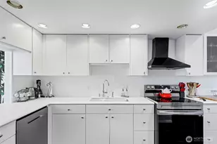 2023 Narrows View Cir NW, Gig Harbor, WA 98335 - Photo 9