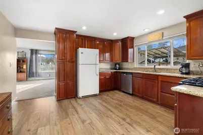 1708 6th Ave SW, Puyallup, WA 98371 - Photo 9