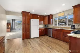 1708 6th Ave SW, Puyallup, WA 98371 - Photo 9