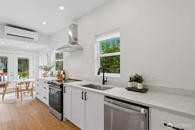 2623 SW Yancy Street, Seattle, WA 98126 - Photo 5