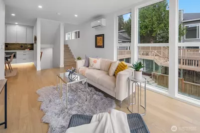 6012 B 35th Avenue NE, Seattle, WA 98115 - Photo 3