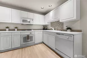 1439 NW 202nd Ln, Shoreline, WA 98177 - Photo 9