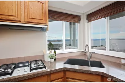 4694 Wrightsman Place, Clinton, WA 98236 - Photo 7