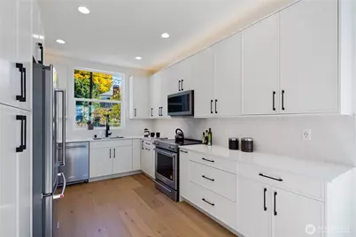 9015 14th Avenue SW, Seattle, WA 98106 - Photo 19