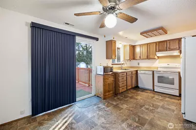 604 Hawks Glen Drive SE, Olympia, WA 98513 - Photo 9