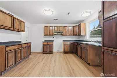 11805 3rd Avenue S, Seattle, WA 98168 - Photo 11