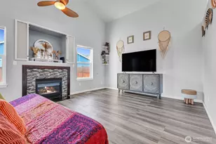 1409 9th Ave Ct SE, Puyallup, WA 98372 - Photo 5