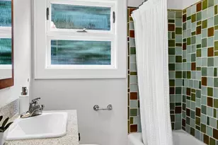 121 E Edgar St, Seattle, WA 98102 - Photo 31