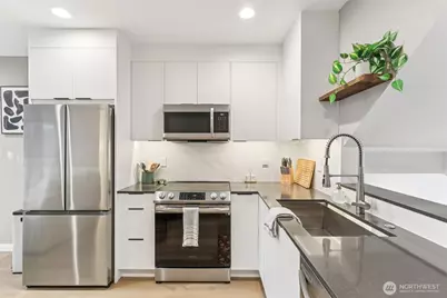 7514 43rd Avenue S #B, Seattle, WA 98118 - Photo 5