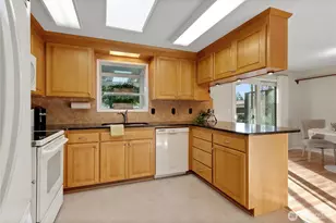 5218 S 11th St, Tacoma, WA 98465 - Photo 7