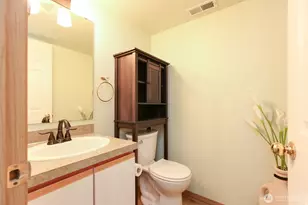 915 SW Kimball Dr, Oak Harbor, WA 98277 - Photo 11