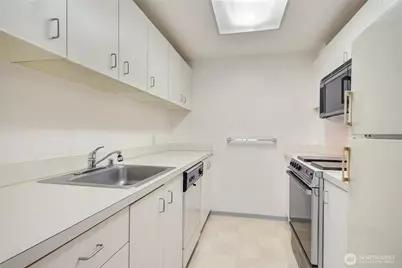 121 Vine Street #505, Seattle, WA 98121 - Photo 5