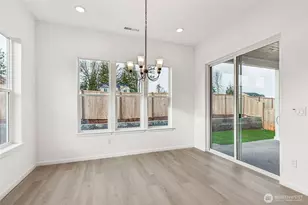 319 Crested Butte Blvd, Mount Vernon, WA 98273 - Photo 5