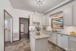 709 W Plum St, Centralia, WA 98531 - Photo 9