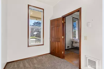 709 W Plum Street, Centralia, WA 98531 - Photo 15