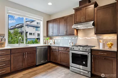 561 NE Ellis Drive, Issaquah, WA 98029 - Photo 9