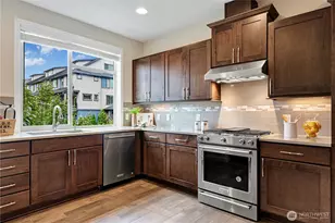 561 NE Ellis Dr, Issaquah, WA 98029 - Photo 9