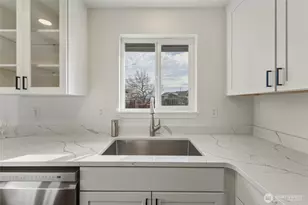 1266 SE Independence Dr, College Place, WA 99324 - Photo 7