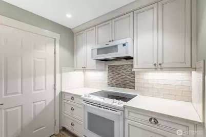 4006 S 222nd Place #104, Kent, WA 98032 - Photo 5