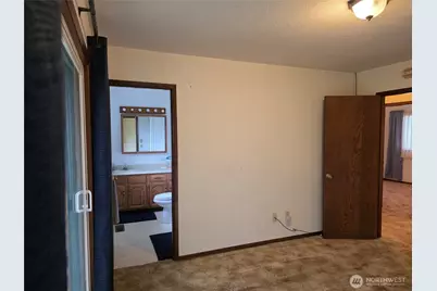 180 Scenic View Dr, Longview, WA 98632 - Photo 25