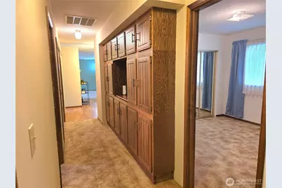 180 Scenic View Dr, Longview, WA 98632 - Photo 27