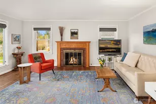 1947 34th Ave W, Seattle, WA 98199 - Photo 9