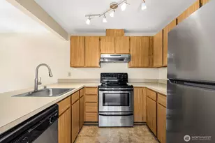 17425 119th Ln SE, Renton, WA 98058 - Photo 5