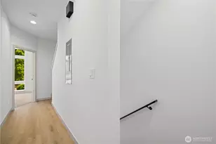 7009 9th Ave NE, Seattle, WA 98115 - Photo 21